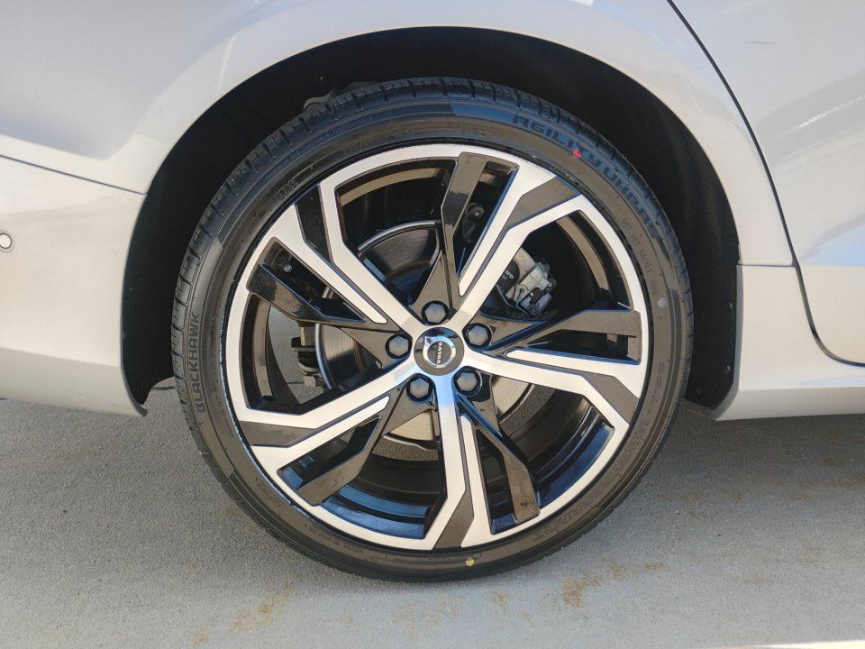 Used 2024 Volvo S60 B5 Plus FWD image 23