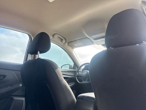 Used 2024 Nissan Sentra S w/ Lighting Package image 25