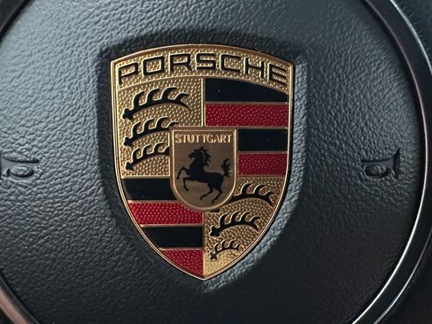 Used 2019 Porsche Macan AWD/4WD image 28