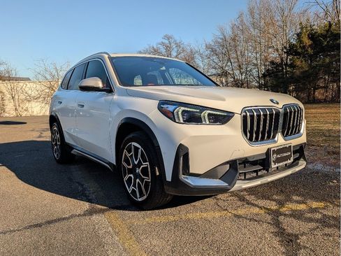 Used 2023 BMW X1 xDrive28i w/ Convenience Package AWD/4WD image 3