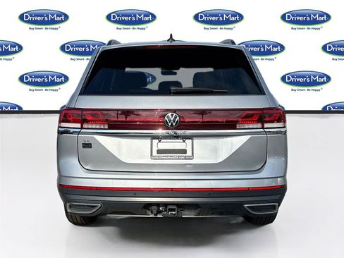 Used 2025 Volkswagen Atlas SE FWD image 6