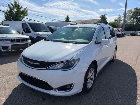 Certified 2017 Chrysler Pacifica Touring-L Plus FWD image 1