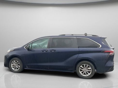 Used 2022 Toyota Sienna LE w/ LE Plus Package image 8