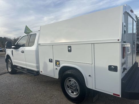 Used 2022 Ford F350 XL w/ Power Equipment Group image 7