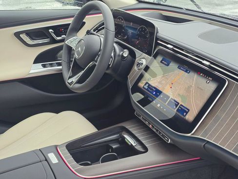 New 2026 Mercedes-Benz E 350 4MATIC Sedan image 24