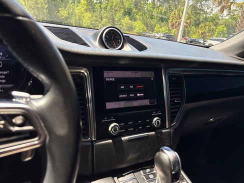 Used 2018 Porsche Macan AWD/4WD image 46