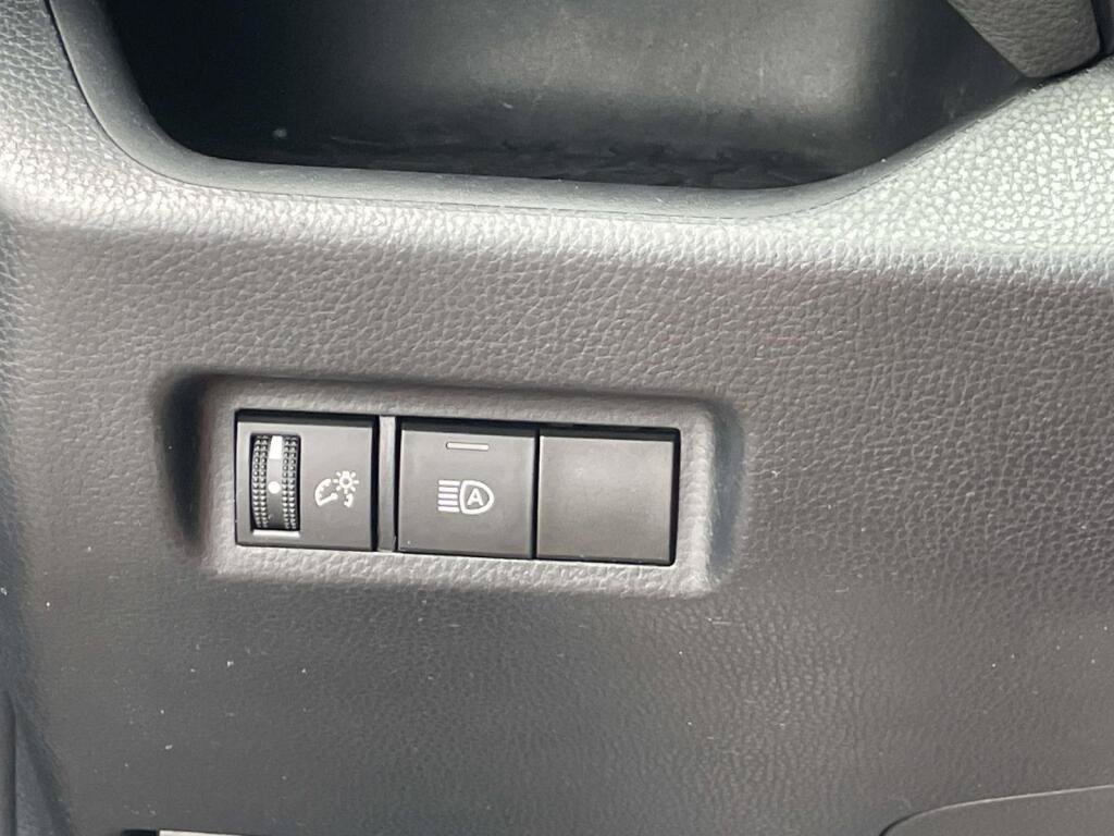 Used 2020 Toyota RAV4 LE AWD/4WD image 29