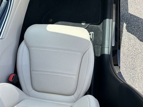 Certified 2025 Mercedes-Benz C 300 Sedan image 36