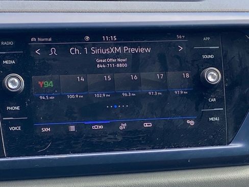 Certified 2023 Volkswagen Taos SE w/ Panoramic Sunroof Package image 9