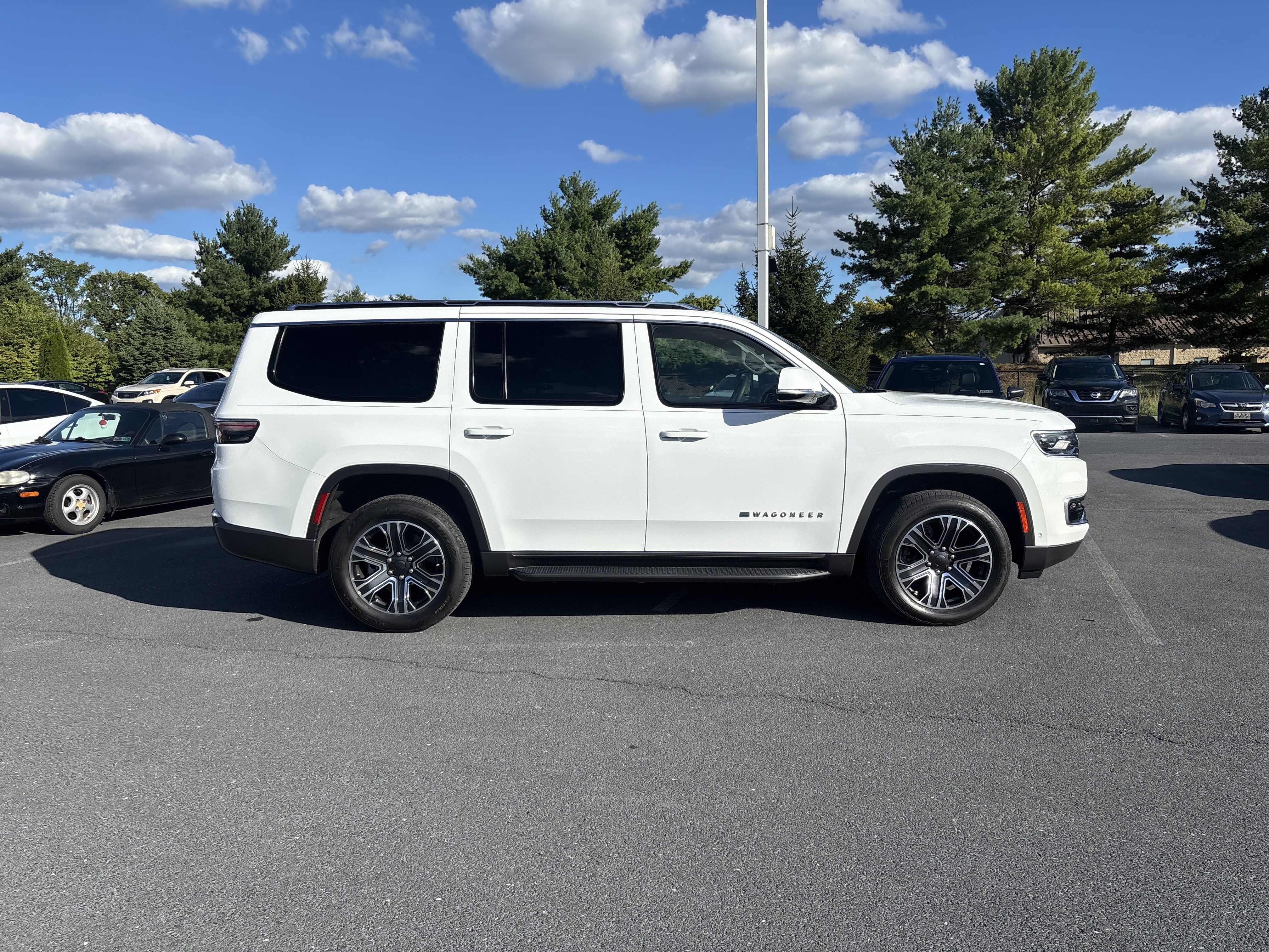 Used 2022 Jeep Wagoneer Series III AWD/4WD image 22