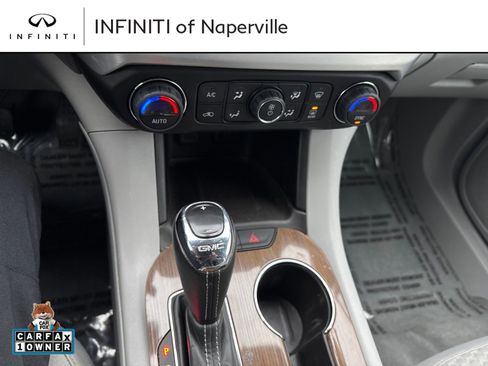 Used 2017 GMC Acadia SLE image 18