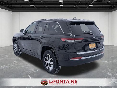 Certified 2024 Jeep Grand Cherokee Limited image 3