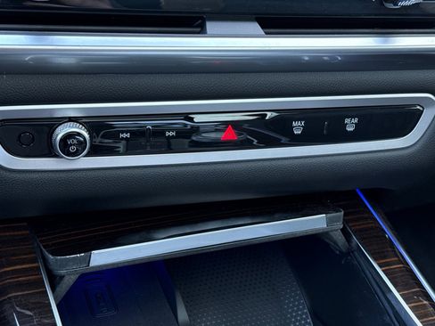 New 2026 BMW X7 M60i image 19