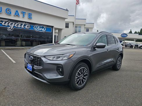 New 2025 Ford Escape Base w/ Class II Trailer Tow Package image 2