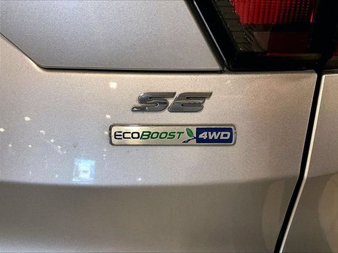 Used 2018 Ford Escape SE w/ SE Sport Appearance Package AWD/4WD image 30