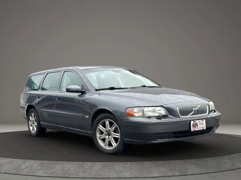 Used 2004 Volvo V70 2.5T image 3