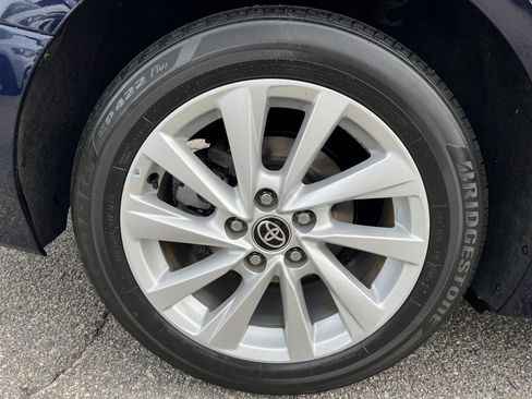 Certified 2022 Toyota Camry LE image 29