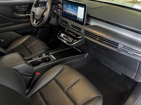 Used 2025 Lincoln Corsair AWD w/ Equipment Group 101A image 15