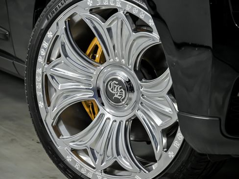 Used 2022 Rolls-Royce Cullinan Black Badge image 4