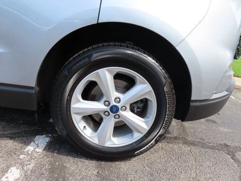 Used 2020 Ford Edge SE FWD image 13