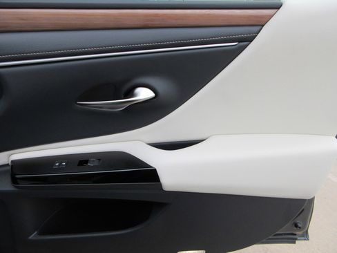 New 2025 Lexus ES 350 w/ Premium Package image 22