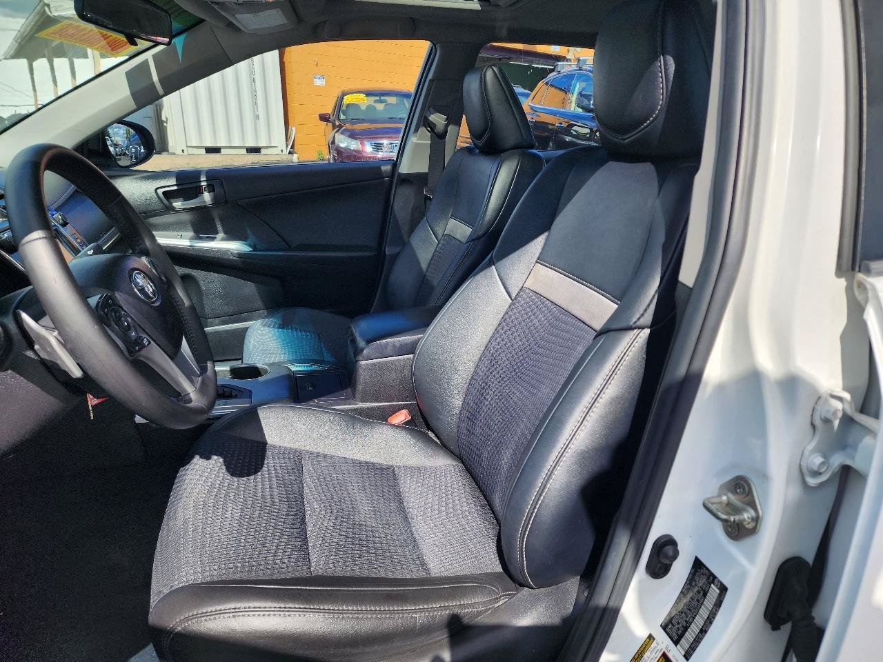 Used 2014 Toyota Camry SE FWD image 14