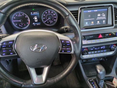 Used 2019 Hyundai Sonata SEL w/ Tech Package 02 FWD image 3