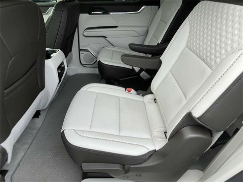 Certified 2024 GMC Acadia Denali image 12