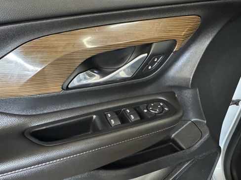 Used 2020 GMC Terrain SLE image 12