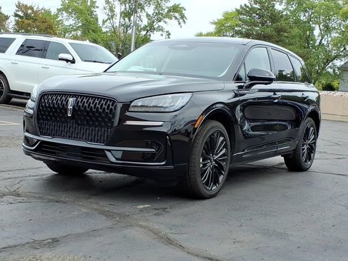 Used 2023 Lincoln Corsair AWD w/ Equipment Group 101A image 3