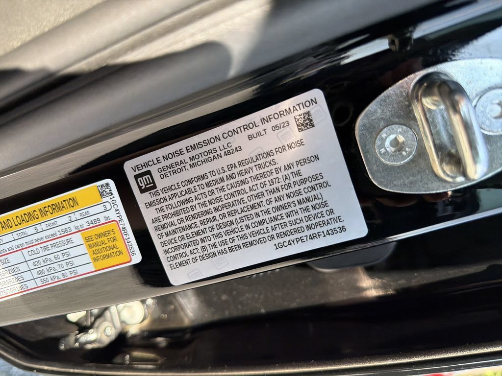 Used 2024 Chevrolet Silverado 2500 LTZ w/ LTZ Convenience Package AWD/4WD image 32
