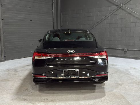 Used 2022 Hyundai Elantra Limited FWD image 5
