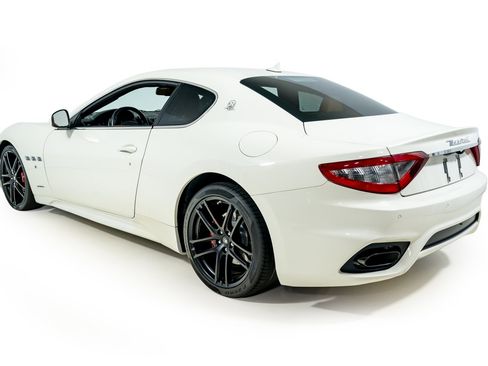 Used 2018 Maserati GranTurismo Sport image 5