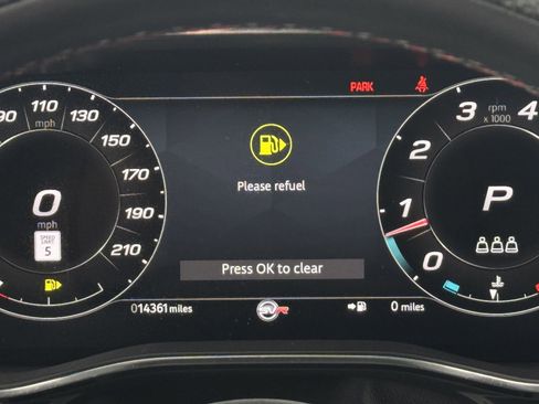 Used 2023 Jaguar F-PACE SVR image 18