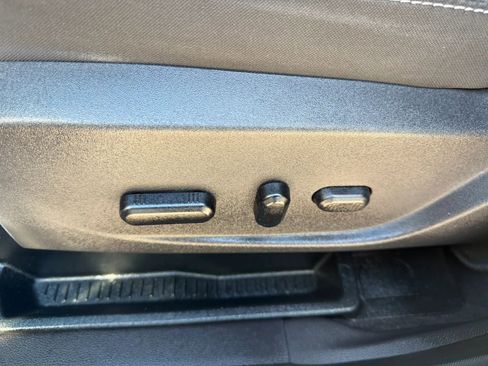 Used 2019 Ford Escape SE FWD image 20