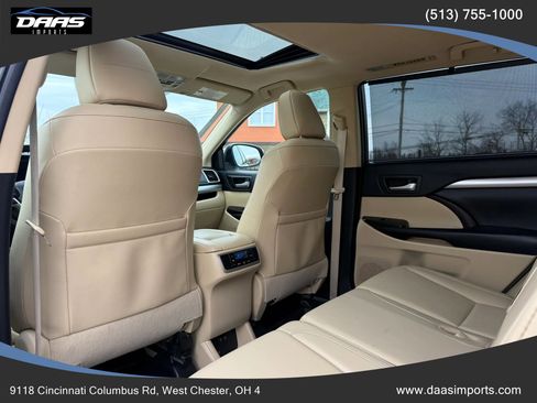 Used 2019 Toyota Highlander XLE image 19