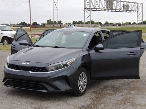 Used 2024 Kia Forte LX FWD image 21