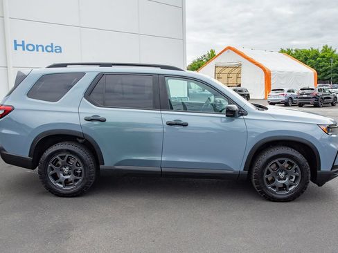 Certified 2024 Honda Pilot TrailSport image 16