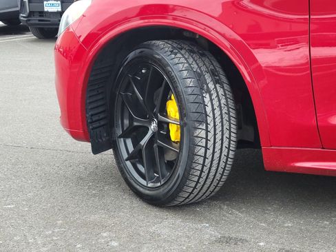 Used 2020 Alfa Romeo Stelvio Ti w/ Nero Edizione image 37