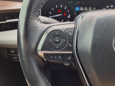 Used 2019 Toyota Avalon XLE image 15