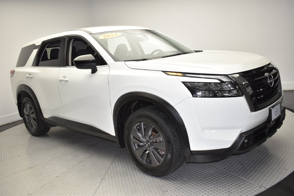 Used 2024 Nissan Pathfinder S AWD/4WD image 3