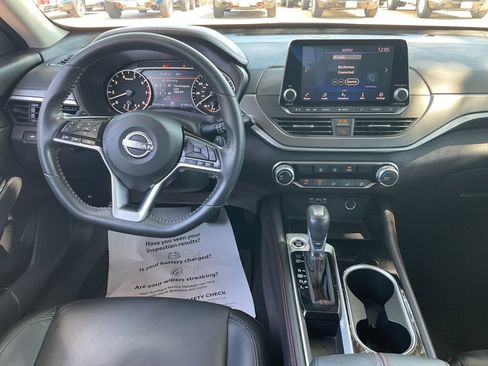 Used 2024 Nissan Altima 2.5 SR FWD image 13