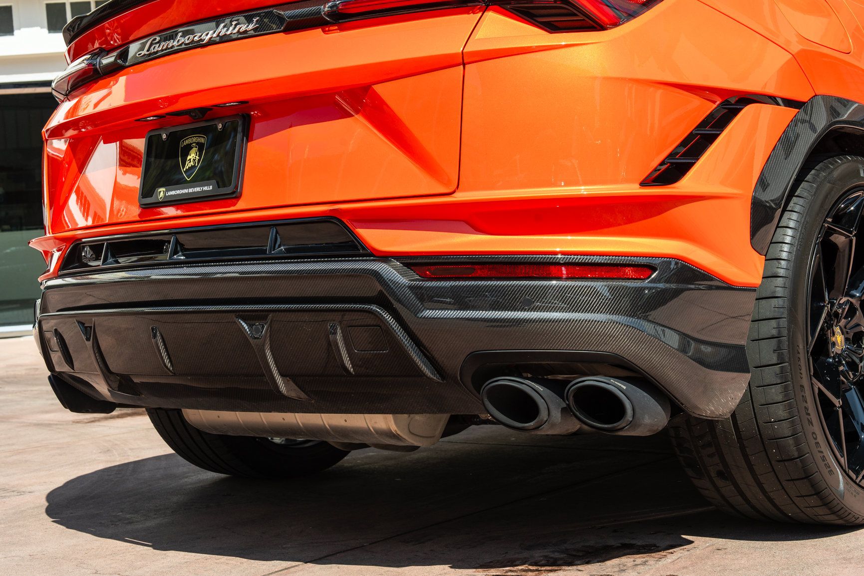 Used 2024 Lamborghini Urus Performante AWD/4WD image 27