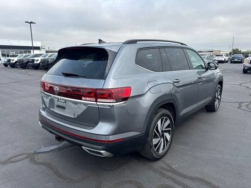 Used 2025 Volkswagen Atlas SE FWD image 3