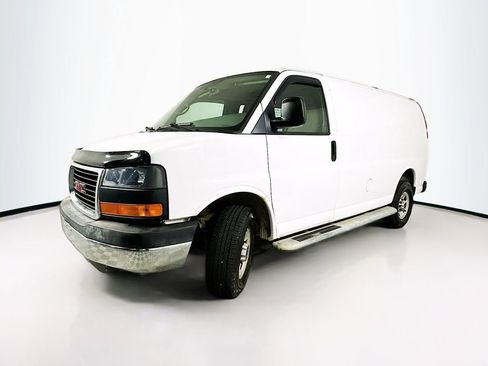 Used 2015 GMC Savana 2500 RWD image 2