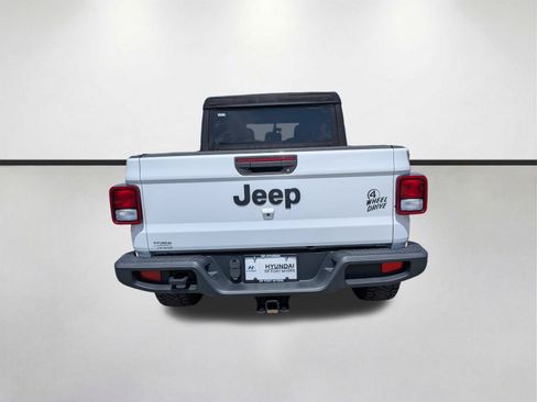Used 2021 Jeep Gladiator Sport AWD/4WD image 5