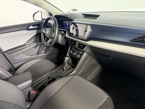 Used 2023 Volkswagen Taos SE w/ Panoramic Sunroof Package FWD image 17