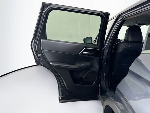Used 2024 Mitsubishi Outlander SE AWD/4WD image 25
