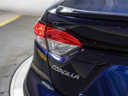 Certified 2025 Toyota Corolla SE w/ SE Premium Package FWD image 11