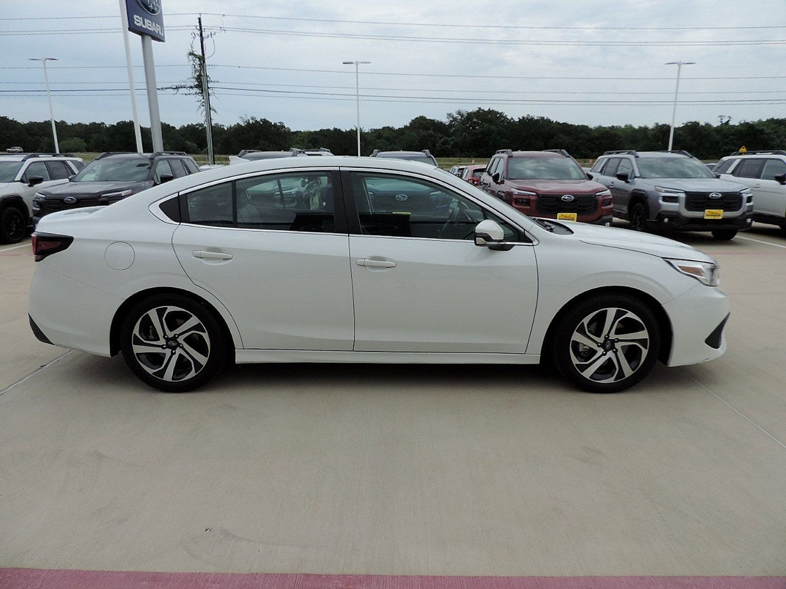 Used 2022 Subaru Legacy Limited AWD/4WD image 4
